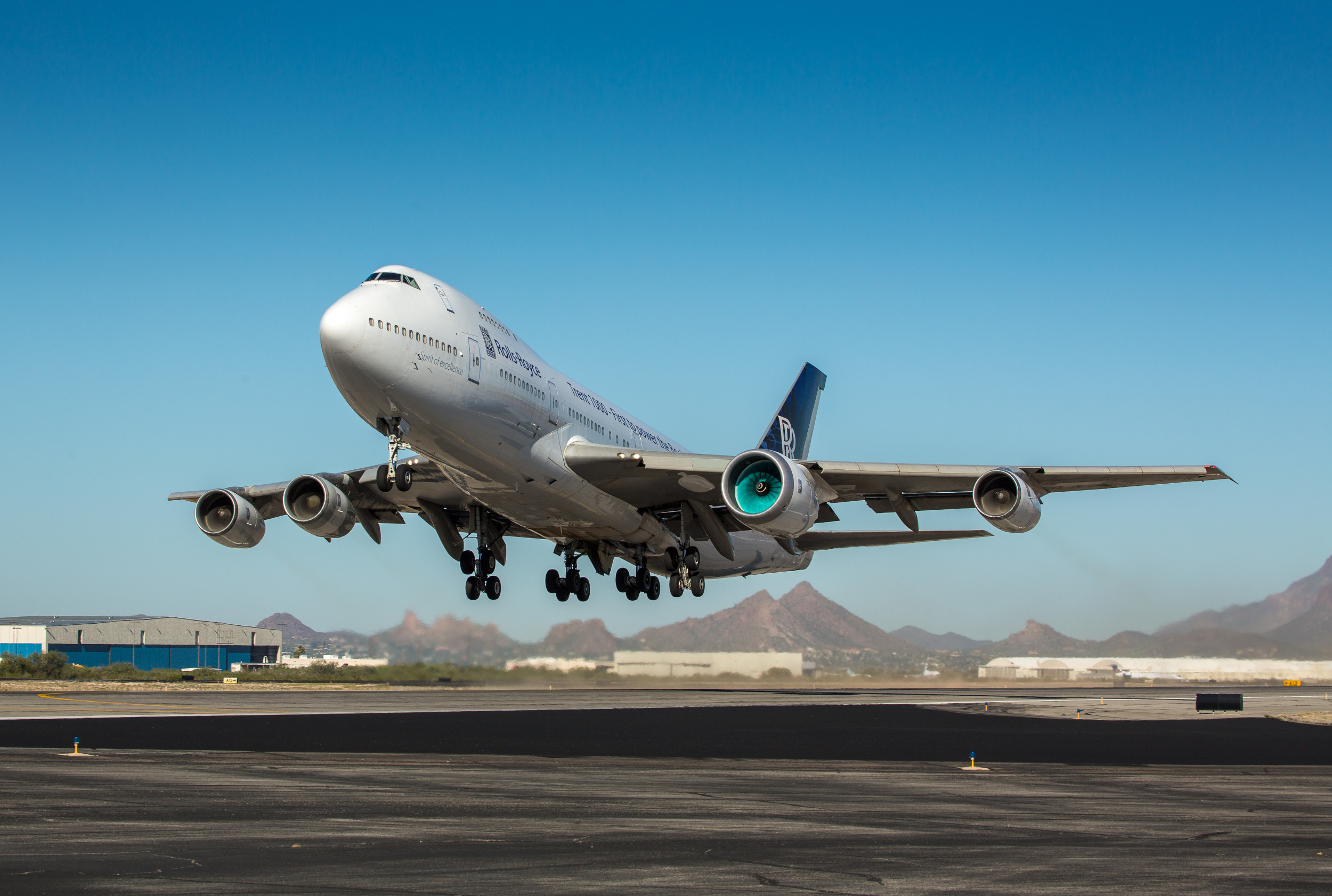 Самолет сереж. Боинг 747 с7. Двигатель Boeing 747. Боинг 747 с 5 двигателями. Boeing 747 2 двигателя.